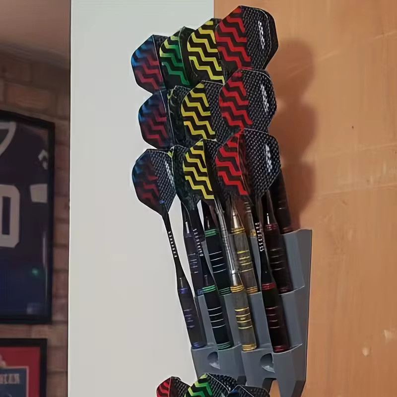 Grauer Wandpräsentationsständer aus Kunststoff mit 9 Darts für Wohnzimmer, Schlafzimmer oder Bar - Bild 1