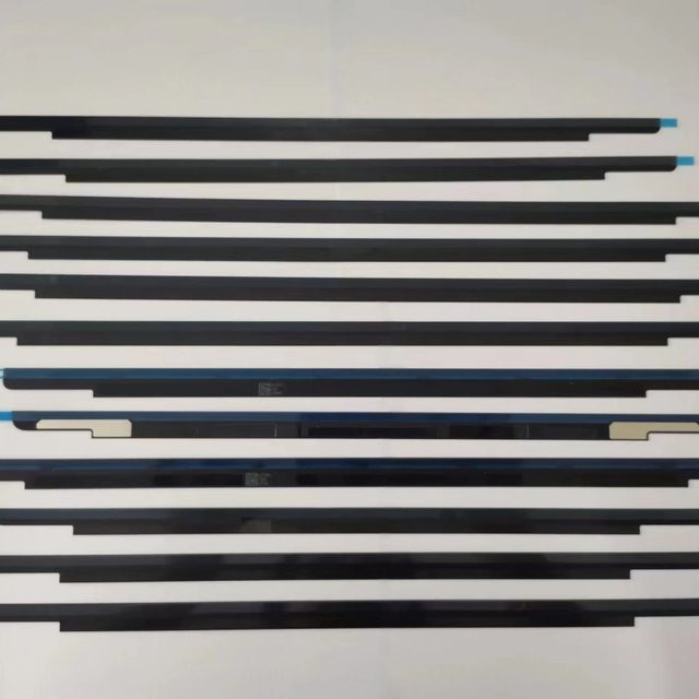 Apple LCD-Bildschirm-Glasverkleidung mit Logo-Lünette und vorderer Display-Abdeckung in Schwarz für MacBook Pro und MacBook Air Modelle A1706 A1707 A1708 A1990 A2141 A1932 A2337 A2338 A2442 - Bild 1