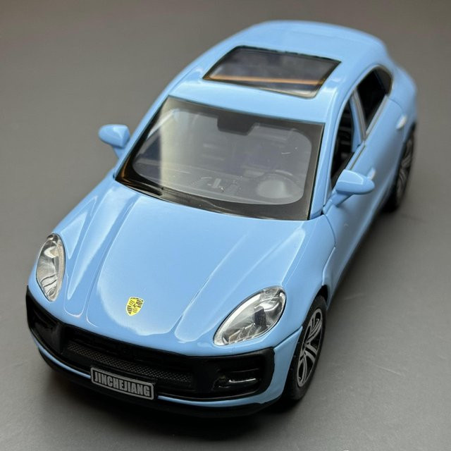 Macan T SUV Modellauto aus Metall im Maßstab 1:32 mit Licht und Sound in Schwarz oder Blau - Bild 1