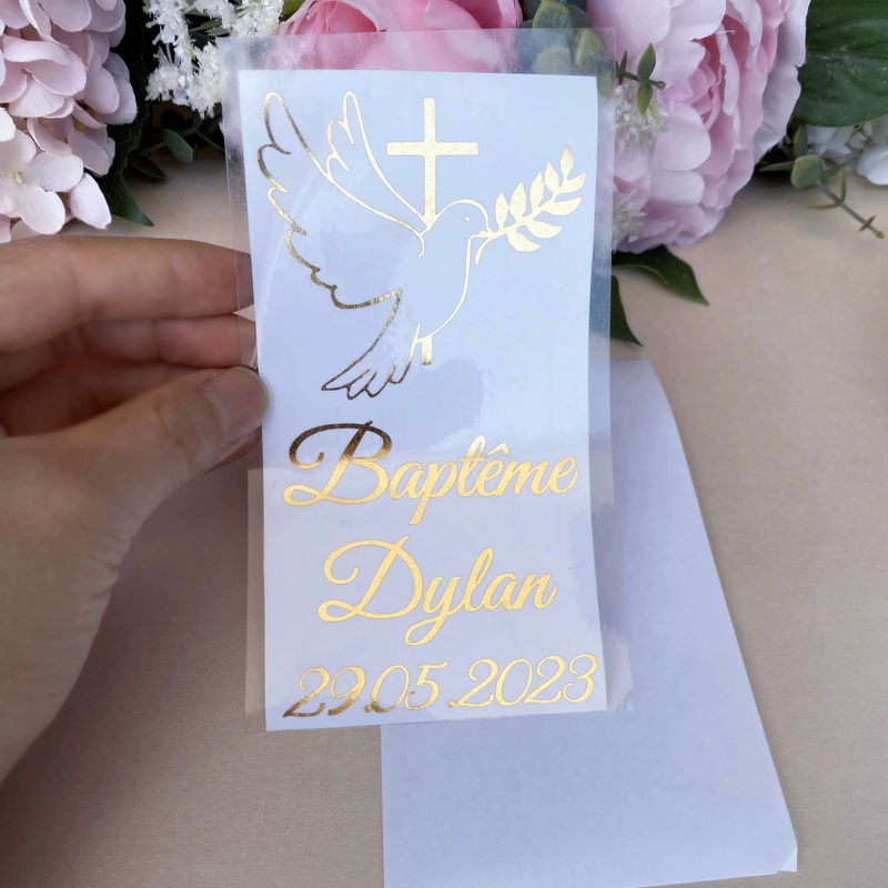 Personalisierte Vinyl Aufkleber mit Gold Kreuz und Taube für Taufe, Hochzeit oder Namensgebung - Bild 3