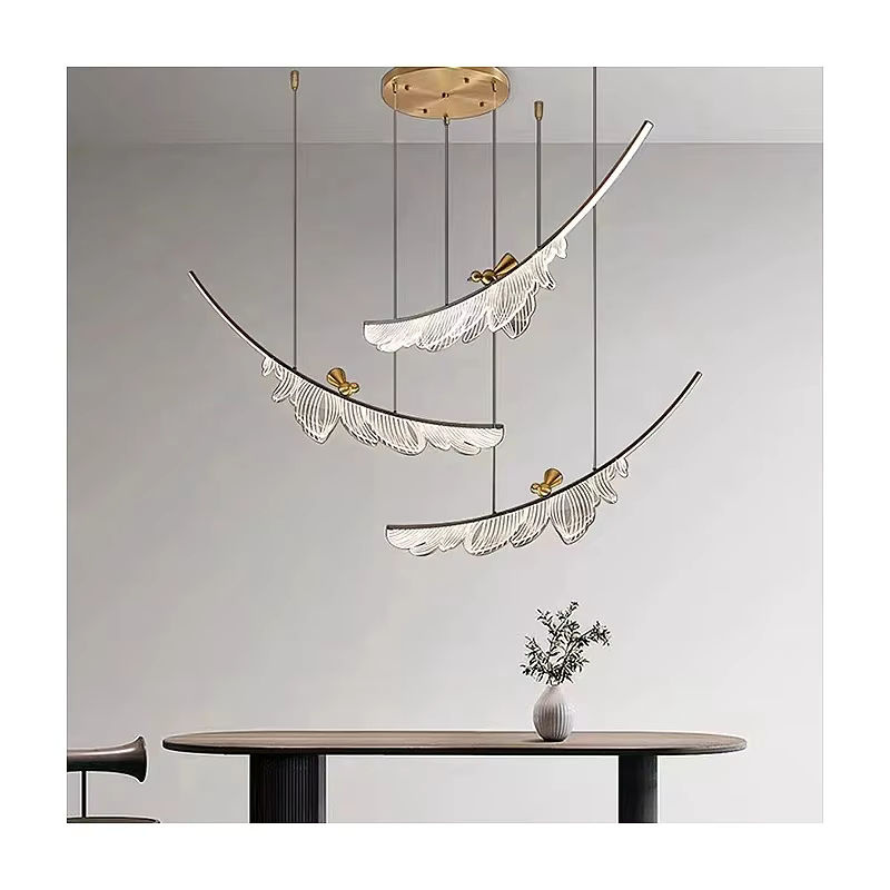 JIANKEXING LED Pendelleuchte in Feder-Optik, moderner Kunst-Kronleuchter aus Acryl und Metall in Weiß mit Gold/Messing, ideal für Wohnzimmer, Restaurant oder Hotel Lobby - Bild 5