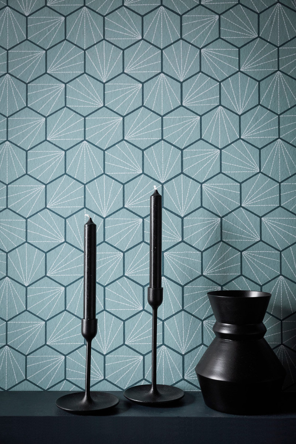Scion Tapete Aikyo Coast in Blau und Türkis mit abstraktem skandinavischem Design aus Vlies - Bild 1