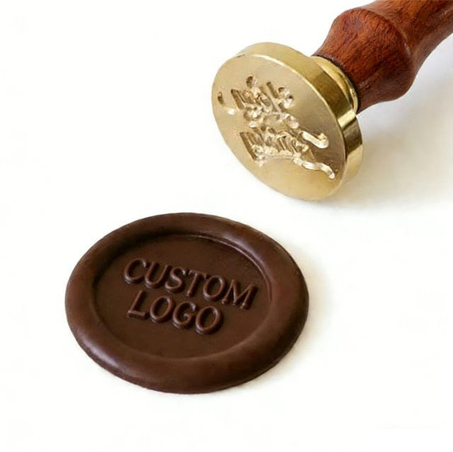 Personalisierter Schokoladenstempel mit individuellem Logo aus Holz für DIY Dekoration und Branding - Bild 1