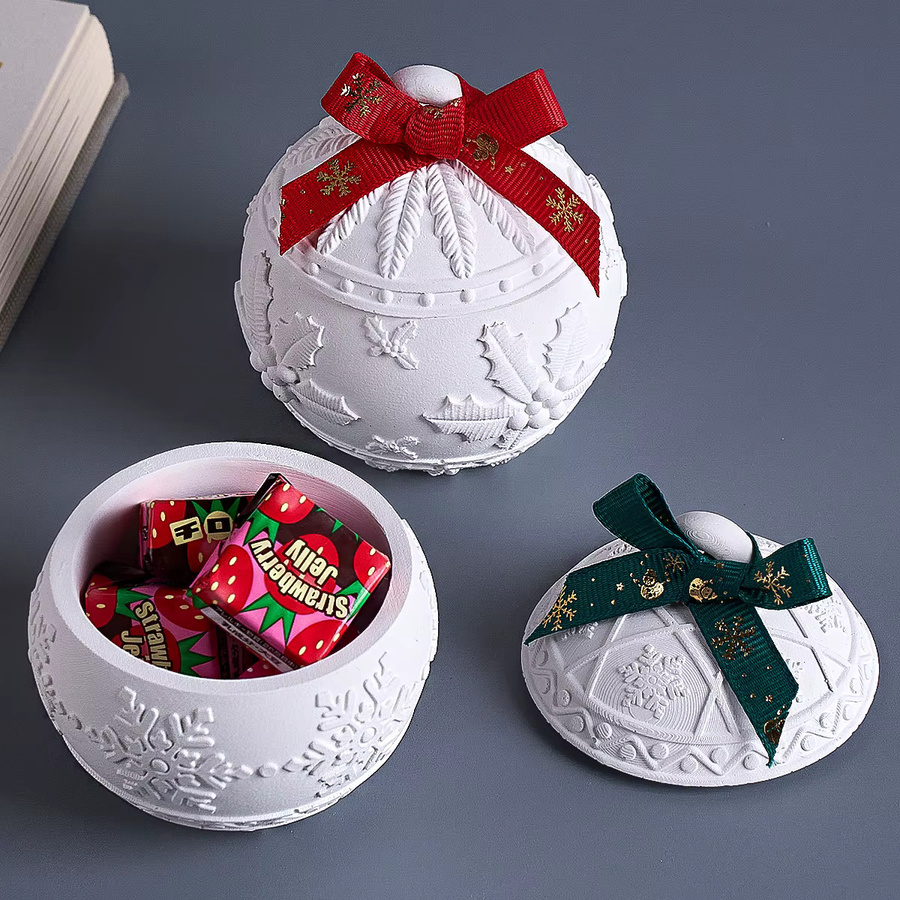 UDOCOOL Silikonform Relief Schnee Beere Ball mit Deckel für 3D DIY Beton und duftende Kerzen in Weiß - Bild 1