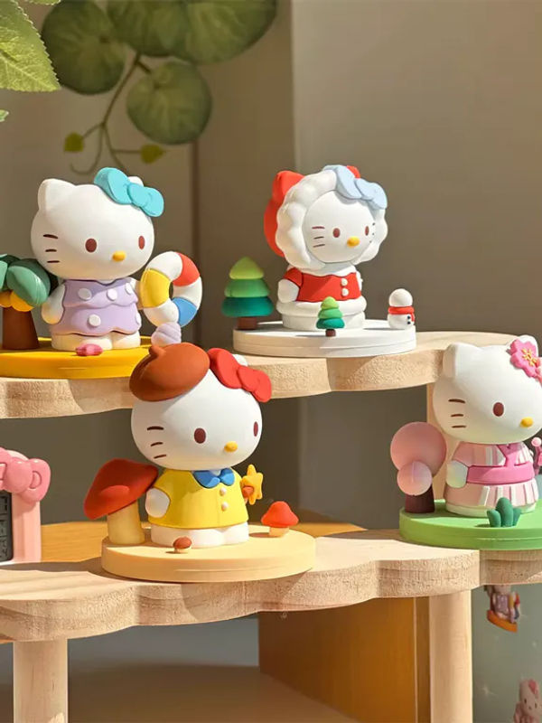Sanrio Hello Kitty Four Seasons Serie Mystery Blind Box Mehrfarbige Anime-Figuren aus Kunststoff als Sammelornamente und Dekoration - Bild 7