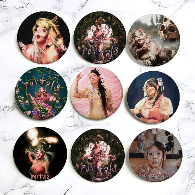 Mesuca Melanie Martinez Portals Cartoon-Abzeichen in Multicolor, rundes dekoratives Accessoire - Bild 1