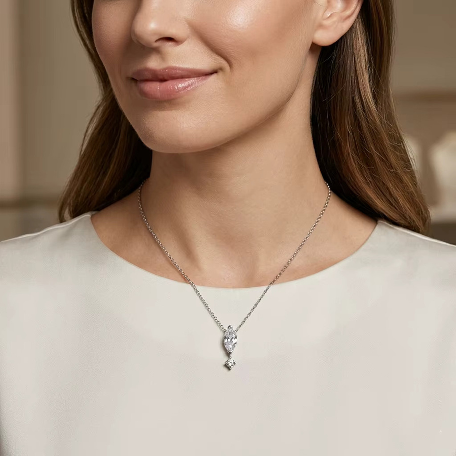 Halskette silberbeschichtet, Zirkonia-Anhänger, Unisex - Bild 2