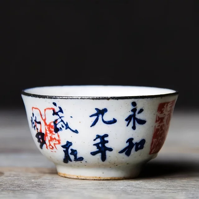 Handbemalte chinesische Kalligraphie-Teetasse aus Steingut in Weiß, 30 ml - Bild 1