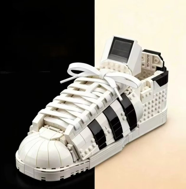 Superstar Sportschuhe Baustein-Modell, 731 Teile - Bild 1