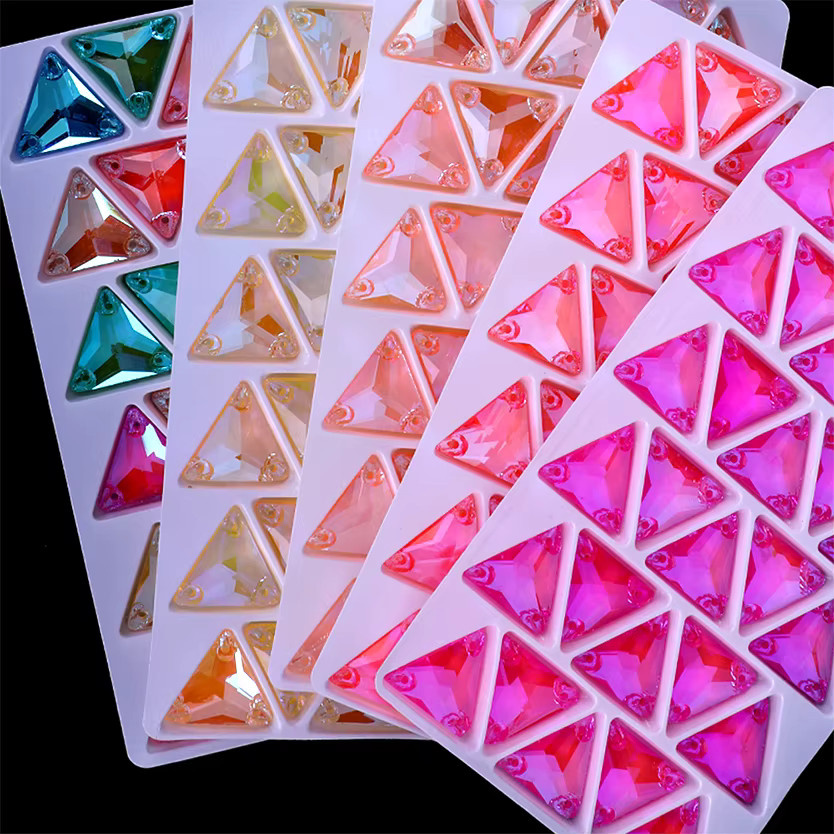 VC Neon Fluoreszierendes Dreieck zum Aufnähen mit Strass und Glas-Diamanten in Rot und Multicolour für dein DIY-Zubehör - Bild 2