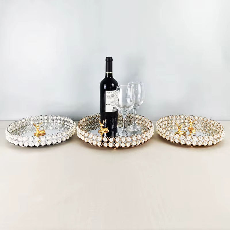 Rundes Glas Tablett mit Perlenrand in Gold und Transparent als dekorative Ablage für Kosmetik oder Hochzeitsdekoration - Bild 3