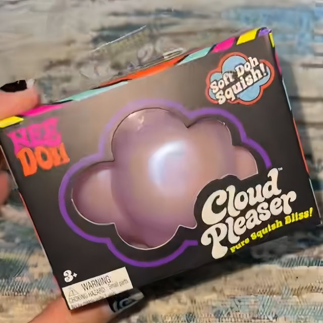 Needoh Cloud Pleaser, Langsam aufsteigender Squishy-Stressabbau-Würfel - Bild 1