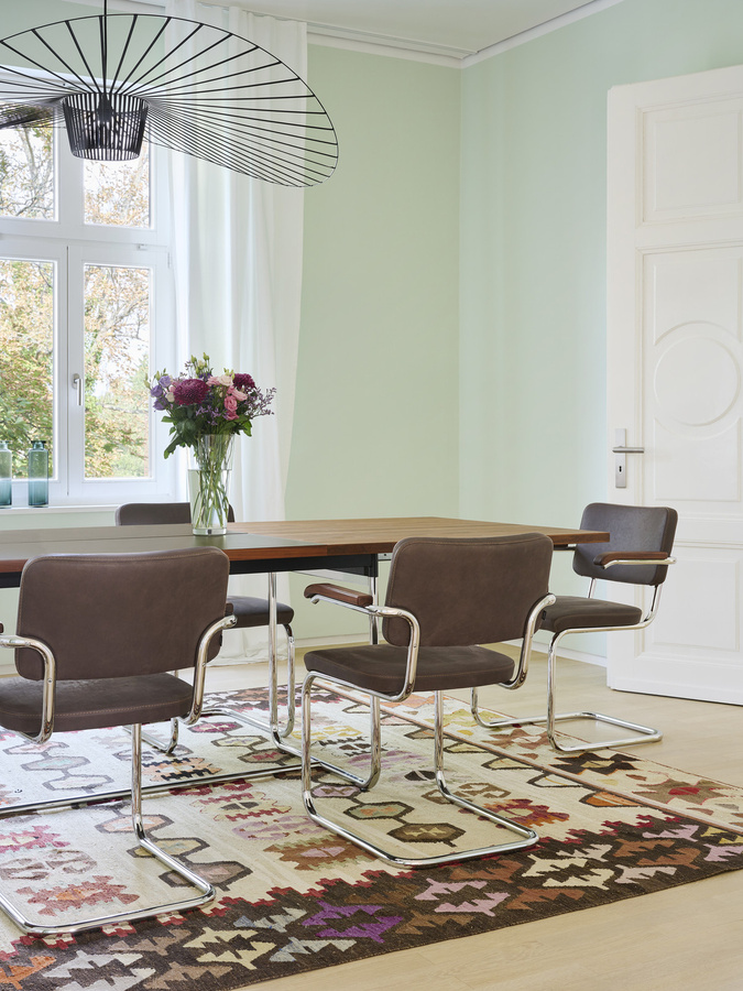 Thonet S 64 Pv Stuhl mit Armlehnen aus Nussbaum und braunem Nubukleder - Bild 4