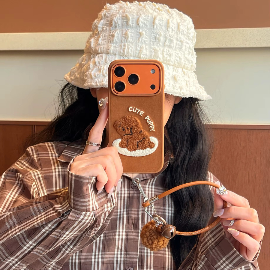 3D Handyhülle mit Stickerei-Welpen-Motiv und Anhänger für Apple iPhone 13 14 15 16 17 Pro Max in Braun - Bild 2