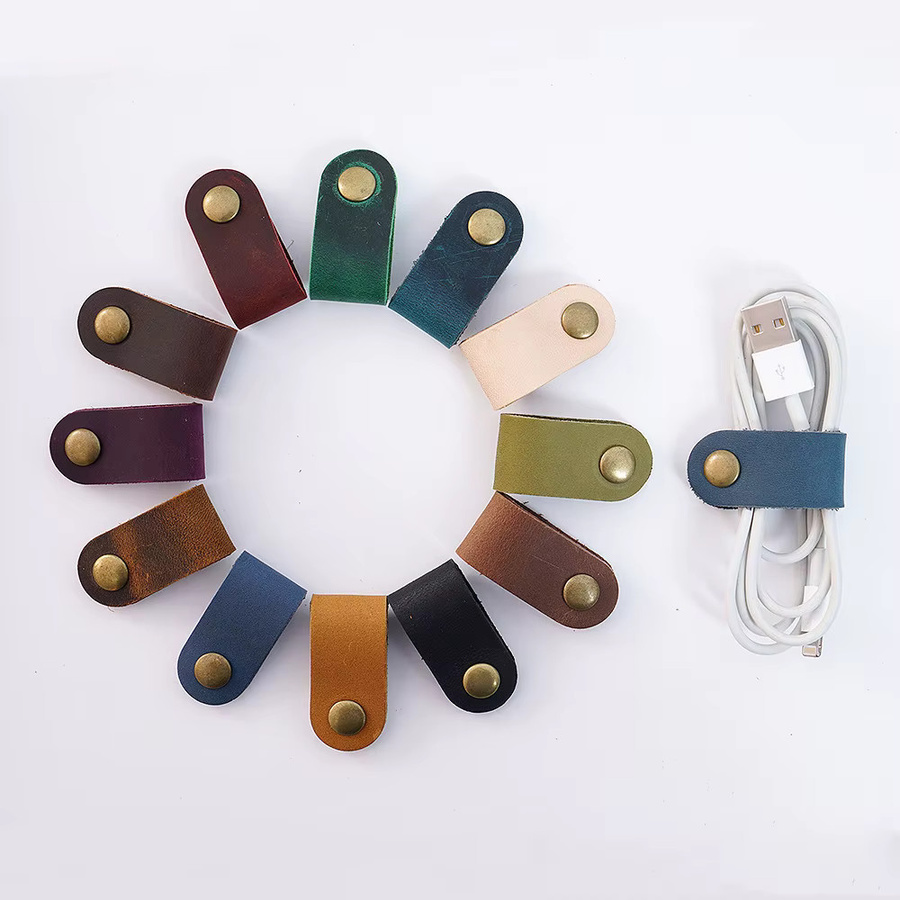 Handgefertigter Kabel-Organizer aus Leder mit Druckknopfverschluss für deine Kopfhörer-Aufbewahrung auf Reisen - Bild 2