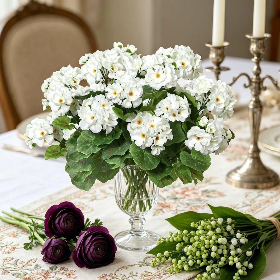Künstliche Hortensien-Blumen in Blau und Weiß für Hochzeiten, Tischdekoration und DIY-Gartendeko - Bild 1