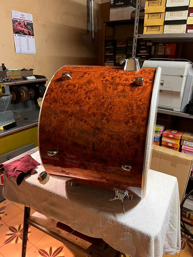 ORINOWRAPS Selbstklebende Vinyl Folie mit glänzender Holzmaserung für Möbel und DIY Projekte - Bild 5