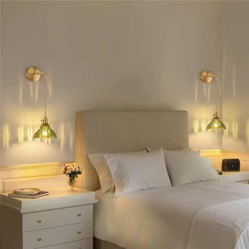 Moderne Lava Ball Wandleuchte aus Glas und Metall mit E27 Fassung, verstellbare LED-Nachttischlampe in Multicolour und Gold/Messing für Schlafzimmer und Arbeitszimmer - Bild 2