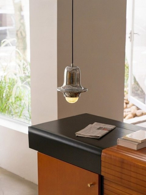 Lava Ball Pendelleuchte im Bauhaus-Stil aus Metall und Glas in Silber mit transparentem Schirm und warmweißem Licht - Bild 1