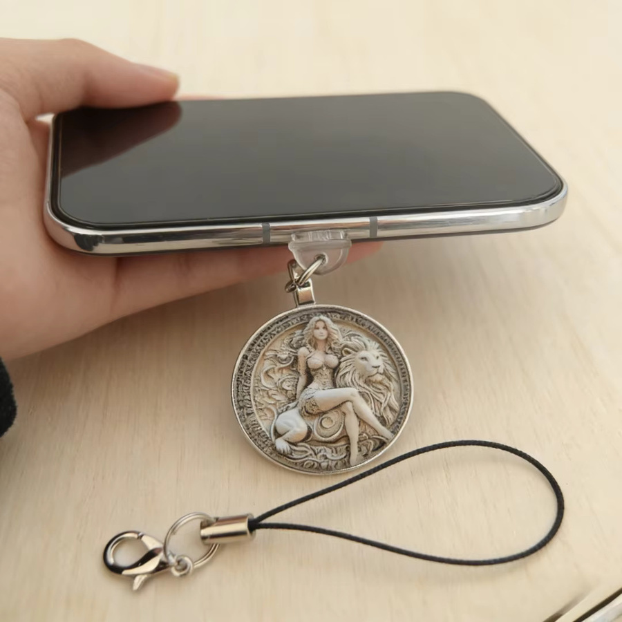 Vintage Lanyard Telefon-Staubschutz mit Anti-Verlust-Gurt und Löwen-Prägung in Silber - Bild 4
