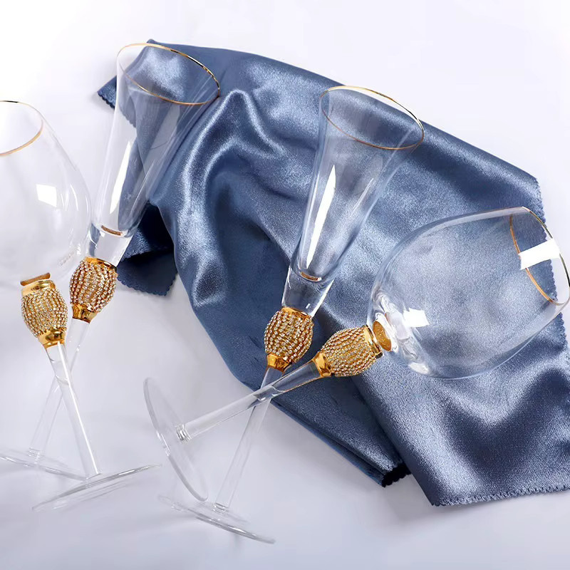 2er-Set Kristall-Weingläser für Rotwein und Champagner, transparent mit Goldakzenten - Bild 2