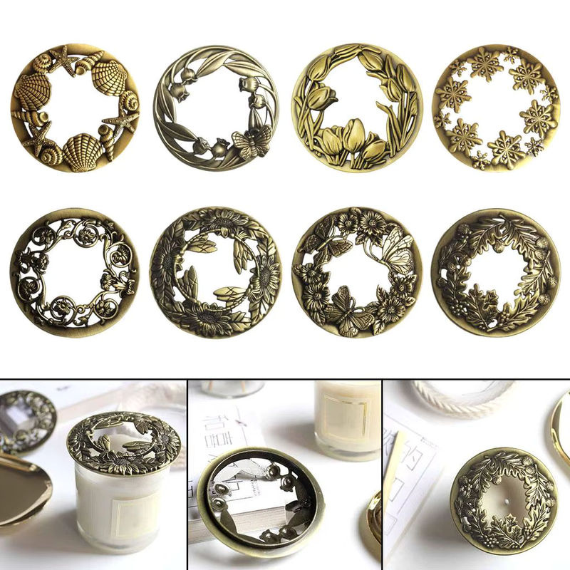 Kesoto Vintage Kerzenhalter mit floralem Blumenmuster aus Metall und Glas in Gold, rund - Bild 3