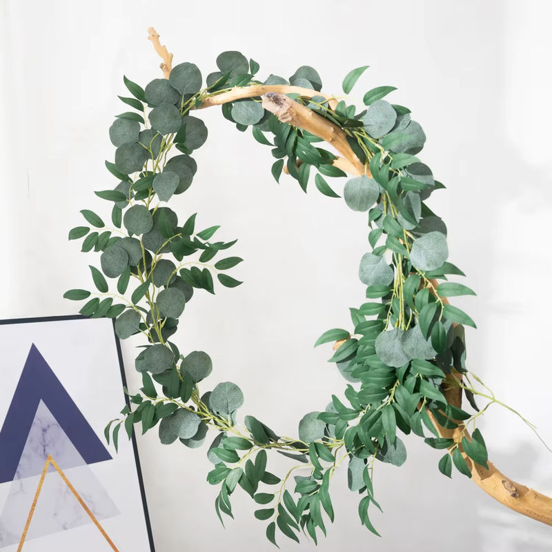 Künstliche Eukalyptusrebe von Kmitang in Grün, 200 cm lange hängende Wandbehangpflanze aus Textil und Rattan für deine Dekoration bei Hochzeiten oder zu Hause - Bild 4