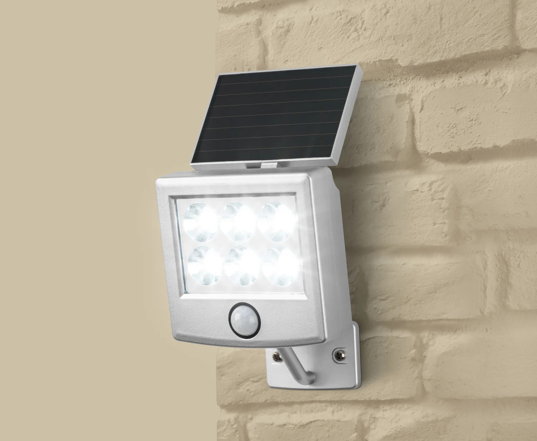 LIVARNO LED-Solarstrahler mit Bewegungsmelder und Dämmerungssensor, IP44 wetterfester Außenstrahler für den Garten in Cool White - Bild 2
