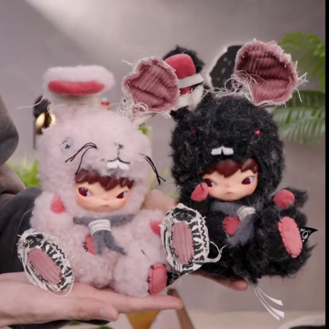 POP MART Hirono Little Hare, Plüschpuppen-Anhänger, Einzelfigur - Bild 1