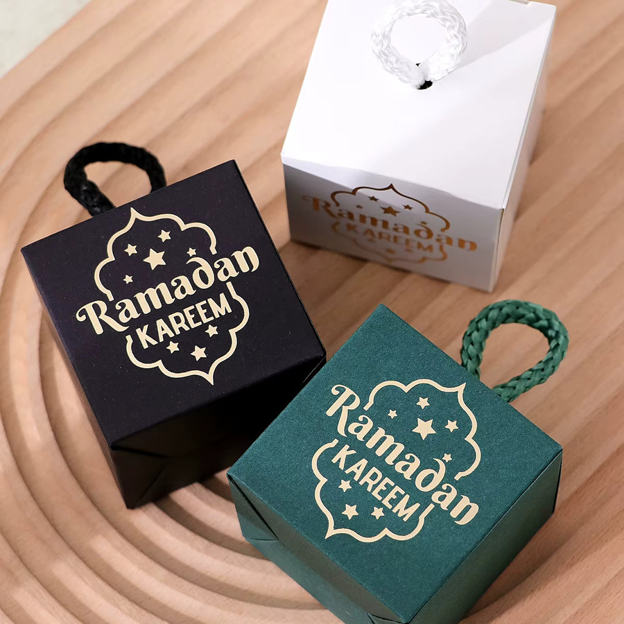 10er Set Geschenkboxen aus Papier mit Diamant-Eid-Motiven und Griffen, Farbe: Weiß, B/T/H: 5,5 x 5,5 x 5,5 cm - Bild 3