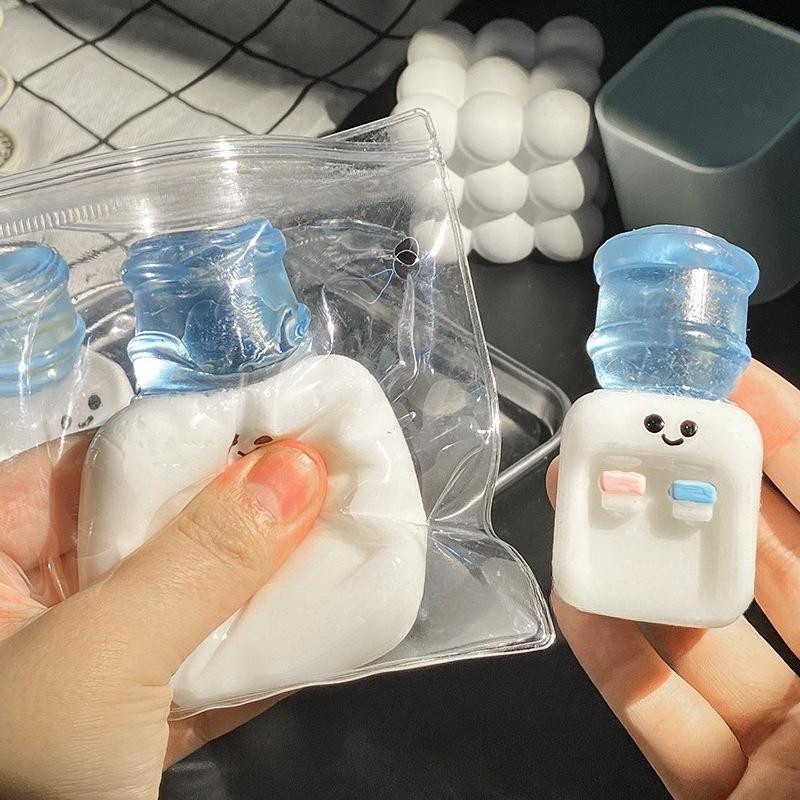 Quetschbarer Wasserspender als Anti-Stress Fidget Spielzeug zur Entspannung für Erwachsene und Kinder - Bild 3