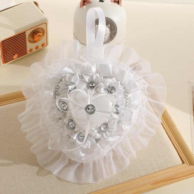 Dekorativer Blumenringhalter TRUE LOVE GIFT in Weiß mit Herz-Design für Hochzeitsanträge und Verlobungsringe - Bild 1