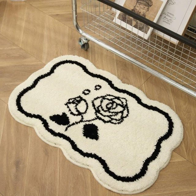 Saugfähige Blumenfußmatte von Household supplies MH in Weiß, schnelltrocknende Badezimmer Matte aus Polyester mit floralem Design, B/T: 60 x 40 cm - Bild 1