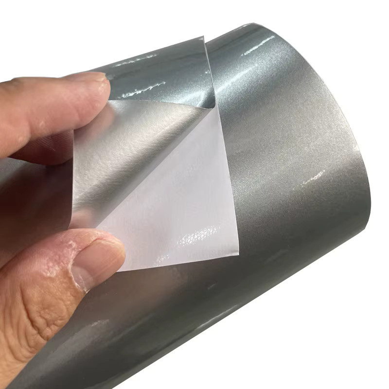 KDSTECK Vinylfolienrolle Silber Metallisch mit Luftverschluss für Kfz-Folie und Autoverpackung, Breite: 152 cm - Bild 3