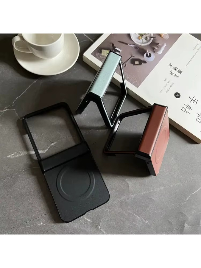 Magnetische Leder-Schutzhülle für Motorola MOTO Razr 60 Ultra 50 in Schwarz - Bild 4