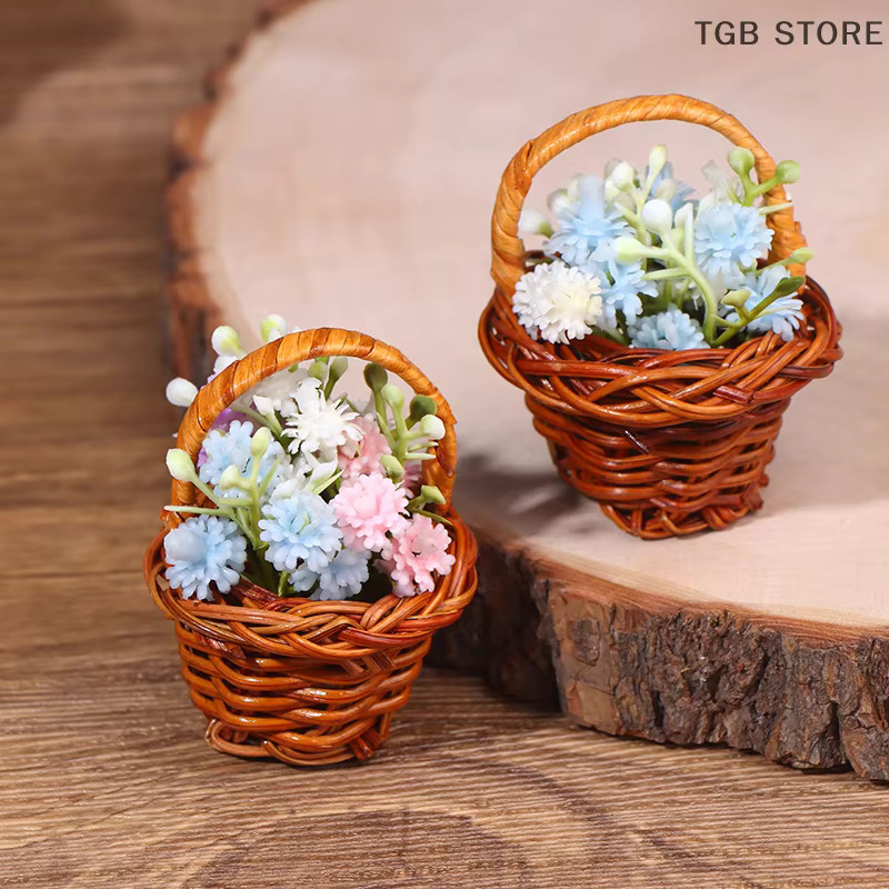 DIAPER&CORED Miniatur Blumenkorb in Braun für Puppenhaus Zubehör im Maßstab 1:12 - Bild 3