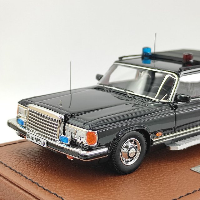 ASOTY ZIL-41072 Limousine, Harzmodell, Schwarz, 1:43, ab 14 Jahren - Bild 1