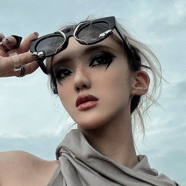 Glazzy Sonnenbrille, Retro, Kleine Rahmen, Dreidimensionale Schlange, Unisex, Vollrand, Kunststoff - Bild 1