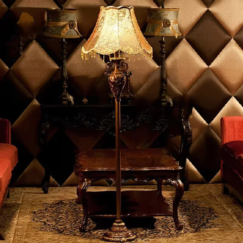 Vecli Rustikale Vintage Stehlampe aus Metall mit beige Stoffschirm für Wohnzimmer, Schlafzimmer und Büro - Bild 2