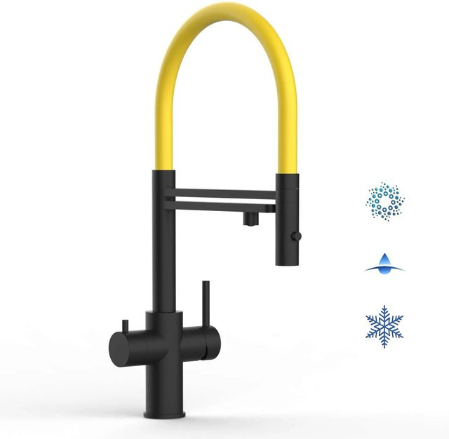 VIZIO Küchenarmatur aus Edelstahl mit 5-Wege-Wasserhahn, 360° schwenkbarem Auslauf und abnehmbarer 2-Strahl Handbrause, Schwarz Matt mit Gelb-Akzenten - Bild 1