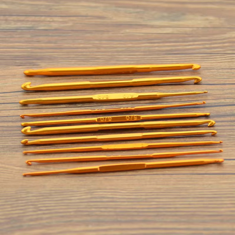 10-teiliges Set aus goldenen Aluminium Häkelnadeln mit Doppelende und Strickmarkern für Erwachsene - Bild 3