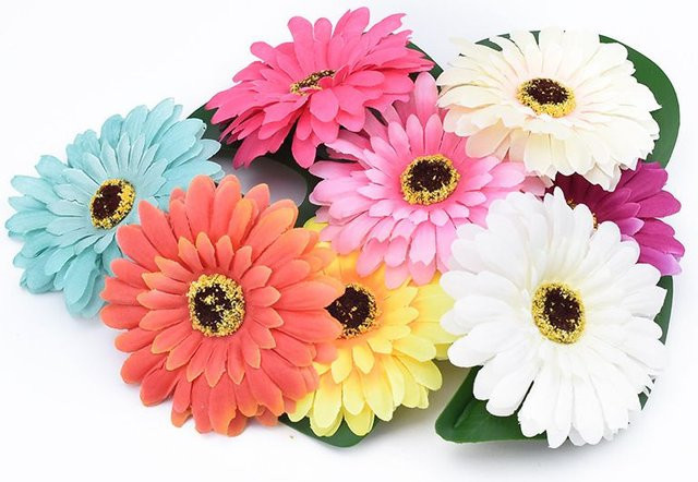Künstliche Gerbera-Blumen aus Seide in Multicolour für deine Wanddekoration, Hochzeit und DIY-Geschenke (50/100 Stück) - Bild 1