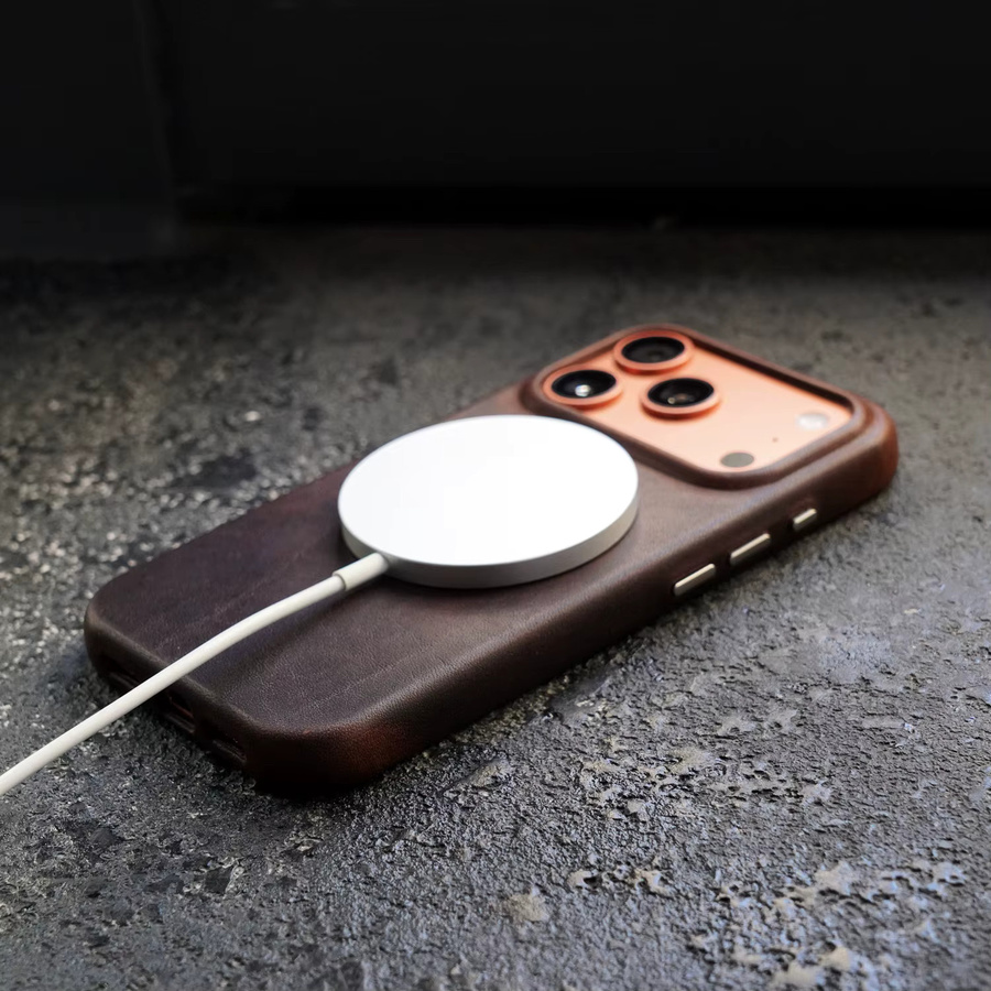 YMW Horween Dublin Echtleder-Hülle für iPhone 17 Pro und iPhone 17 Pro Max aus pflanzlich gegerbtem Rindsleder in Schwarz und Braun - Bild 3