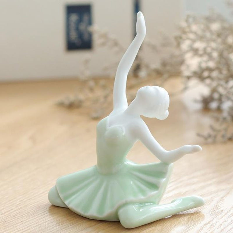 Handgefertigte Keramikornamente von Bestbags in Weiß und Mehrfarbig als dekorative Tee-Haustiere und Yoga-Figuren für deine Wohnungseinrichtung - Bild 1