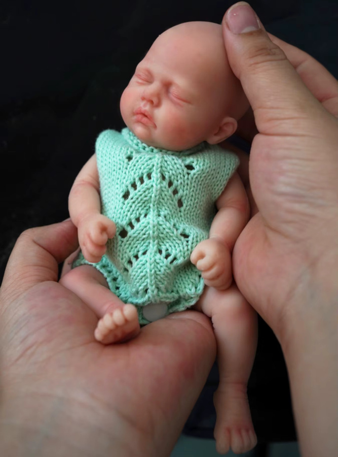 Miaio Micro Frühchen Baby Puppe, Silikon, ab 14 Jahren - Bild 3