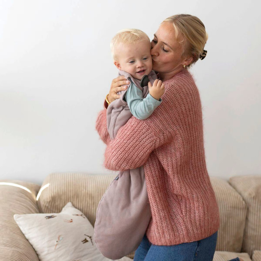 Emma & Noah Ganzjahresschlafsack Essential 2.5 TOG aus Bio-Baumwolle für Babys in Rot und Pink - Bild 2