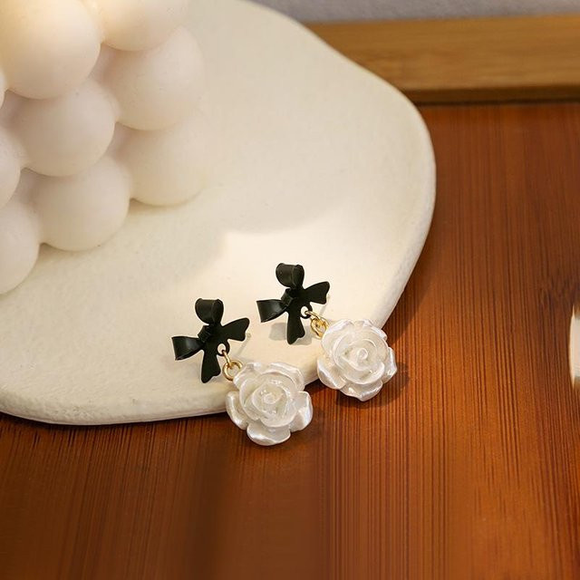 Ohrringe, weiße Blume, Kristall, Perle, Messing, Damen - Bild 1
