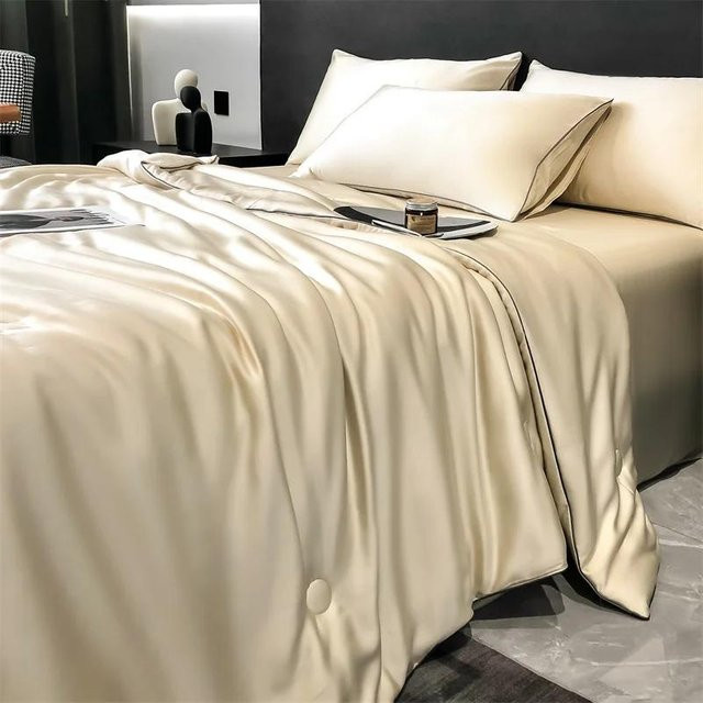 Sommerdecke aus Lyocell-Seide in Beige, eiskühlende und weiche Bettdecke, B/B: 200 x 230 cm - Bild 1