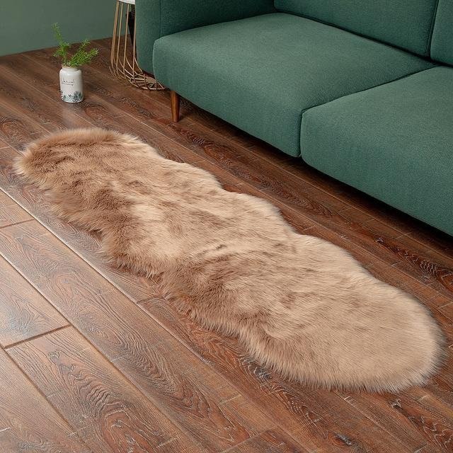 Yiran Furniture Kunstfell-Flauschteppich in Beige, moderner Langhaarteppich für Wohnzimmer und Schlafzimmer, B/T: 80 x 50 cm - Bild 1