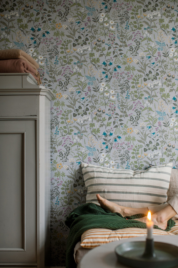 BoråsTapeter Wallpaper Flora 4182 Vlies-Tapete mit botanischem Blumenmuster in Grau, Grün, Türkis und Multicolour - Bild 1
